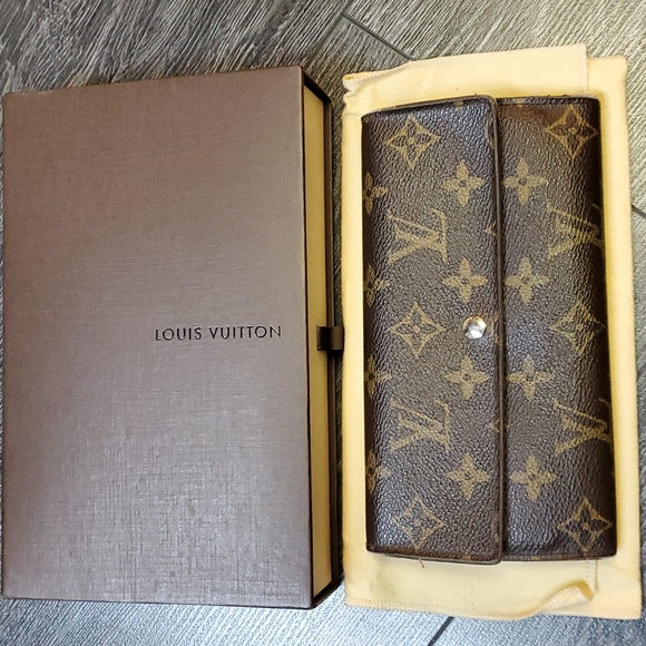 Louis Vuitton Handbags - Louis Vuitton Wallet